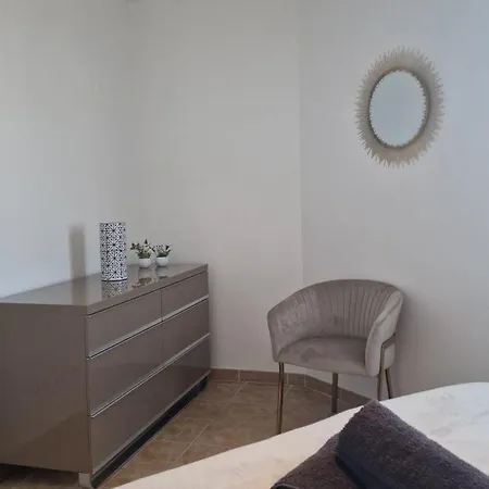 Le Buis Des Collines, Classee 3 Etoiles Atoutfrance, Magnifique Superbement Decoree Et Tres Bien Equipee, Ideale Pour 6 Pers, Terrasse Exterieure Avec Son Coin Spa, Clim, Parking Privatif Villa Uchaud