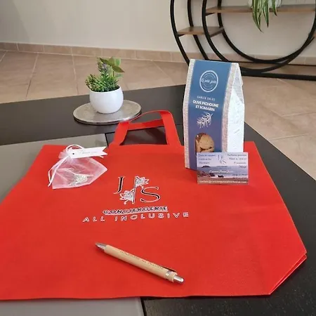 Le Buis Des Collines, Classee 3 Etoiles Atoutfrance, Magnifique Superbement Decoree Et Tres Bien Equipee, Ideale Pour 6 Pers, Terrasse Exterieure Avec Son Coin Spa, Clim, Parking Privatif Villa