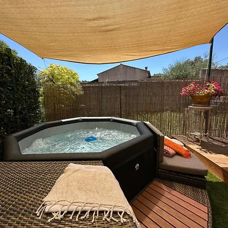 Le Buis Des Collines, Classee 3 Etoiles Atoutfrance, Magnifique Superbement Decoree Et Tres Bien Equipee, Ideale Pour 6 Pers, Terrasse Exterieure Avec Son Coin Spa, Clim, Parking Privatif
