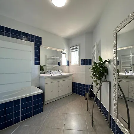 Le Buis Des Collines, Classee 3 Etoiles Atoutfrance, Magnifique Superbement Decoree Et Tres Bien Equipee, Ideale Pour 6 Pers, Terrasse Exterieure Avec Son Coin Spa, Clim, Parking Privatif Villa Uchaud