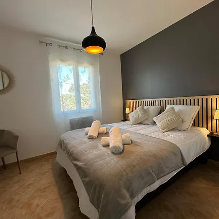 Villa Le Buis Des Collines, Classee 3 Etoiles Atoutfrance, Magnifique Superbement Decoree Et Tres Bien Equipee, Ideale Pour 6 Pers, Terrasse Exterieure Avec Son Coin Spa, Clim, Parking Privatif Uchaud