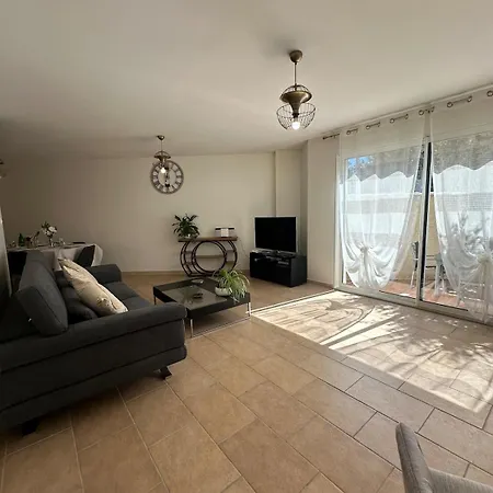 Le Buis Des Collines, Classee 3 Etoiles Atoutfrance, Magnifique Superbement Decoree Et Tres Bien Equipee, Ideale Pour 6 Pers, Terrasse Exterieure Avec Son Coin Spa, Clim, Parking Privatif Villa Uchaud