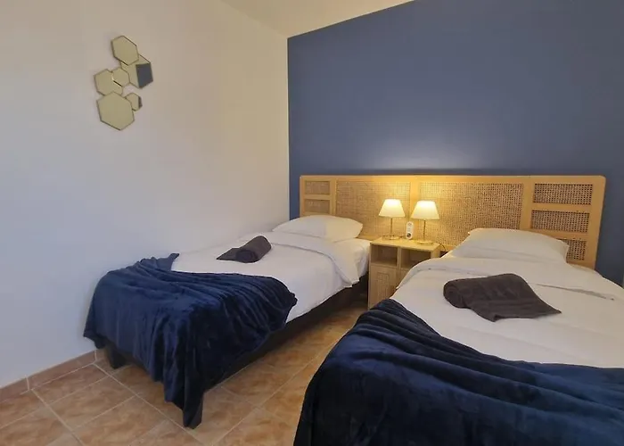 Le Buis Des Collines, Classee 3 Etoiles Atoutfrance, Magnifique Superbement Decoree Et Tres Bien Equipee, Ideale Pour 6 Pers, Terrasse Exterieure Avec Son Coin Spa, Clim, Parking Privatif * Uchaud