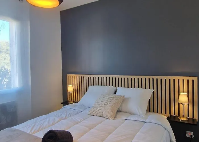 Le Buis Des Collines, Classee 3 Etoiles Atoutfrance, Magnifique Superbement Decoree Et Tres Bien Equipee, Ideale Pour 6 Pers, Terrasse Exterieure Avec Son Coin Spa, Clim, Parking Privatif Uchaud