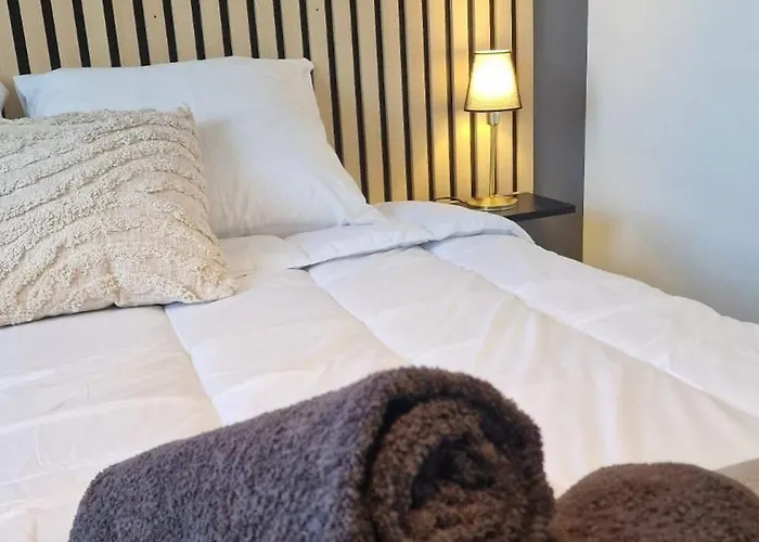 Le Buis Des Collines, Classee 3 Etoiles Atoutfrance, Magnifique Superbement Decoree Et Tres Bien Equipee, Ideale Pour 6 Pers, Terrasse Exterieure Avec Son Coin Spa, Clim, Parking Privatif * Uchaud