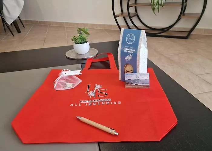 Le Buis Des Collines, Classee 3 Etoiles Atoutfrance, Magnifique Superbement Decoree Et Tres Bien Equipee, Ideale Pour 6 Pers, Terrasse Exterieure Avec Son Coin Spa, Clim, Parking Privatif Villa