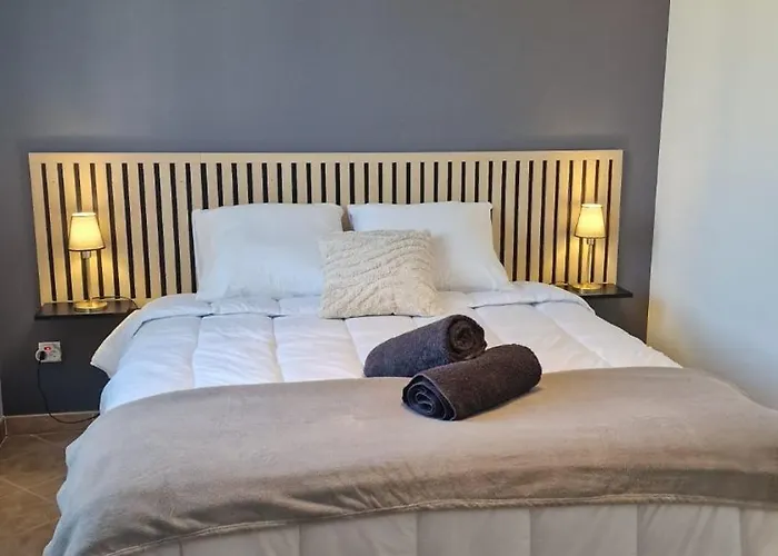 Le Buis Des Collines, Classee 3 Etoiles Atoutfrance, Magnifique Superbement Decoree Et Tres Bien Equipee, Ideale Pour 6 Pers, Terrasse Exterieure Avec Son Coin Spa, Clim, Parking Privatif